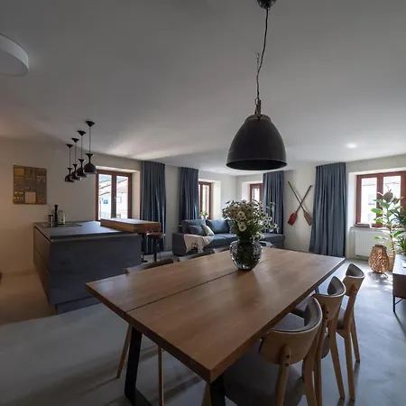 Pr' Kramarju - House In The Heart Of Apartment